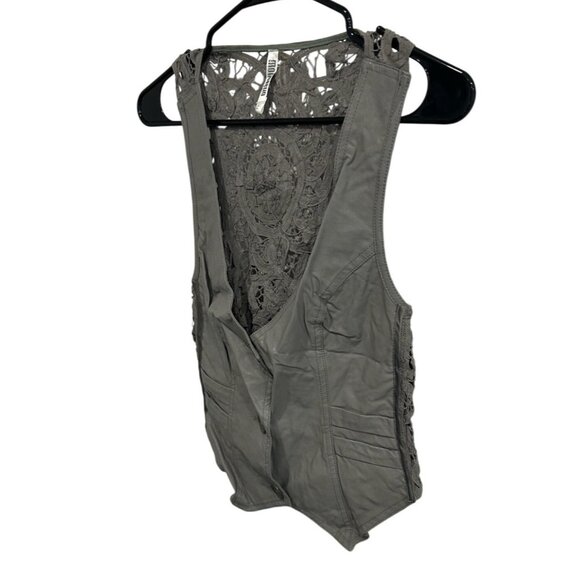 Monoreno Lace Button Vest Gray Size L Back Detail - Picture 3 of 9